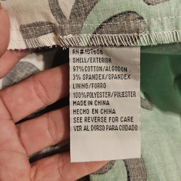 Size 8-10 dress set with shrug black,white& mint green - Picture 15 of 15